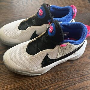 Nike Space Jam : TEAM HUSTLE D 10 SE  / Youth Size 4
